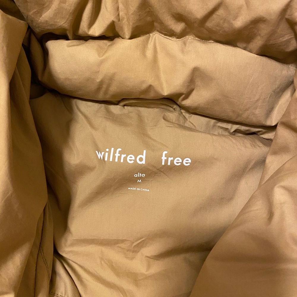 Aritzia Puffer Vest